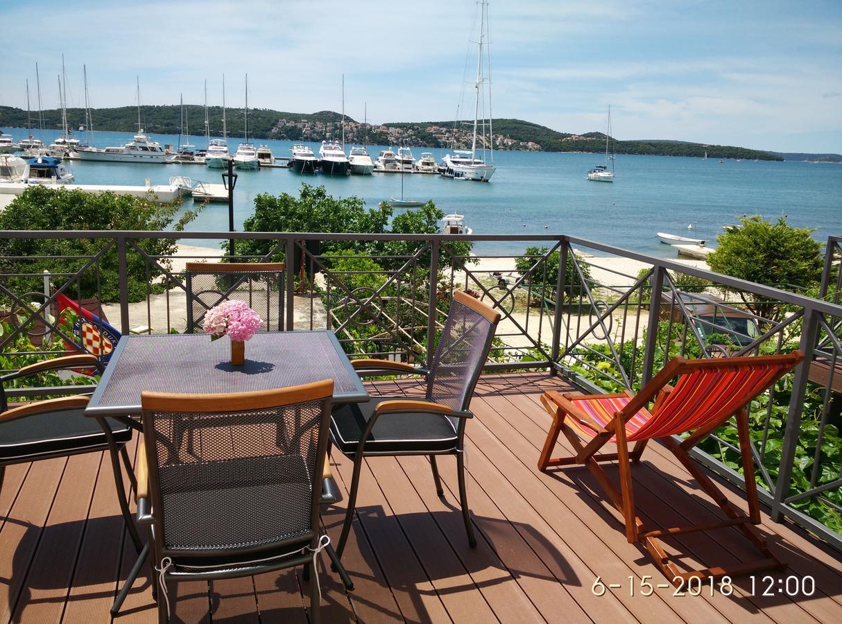 Apartments Gina โตรกีร์ ภายนอก รูปภาพ