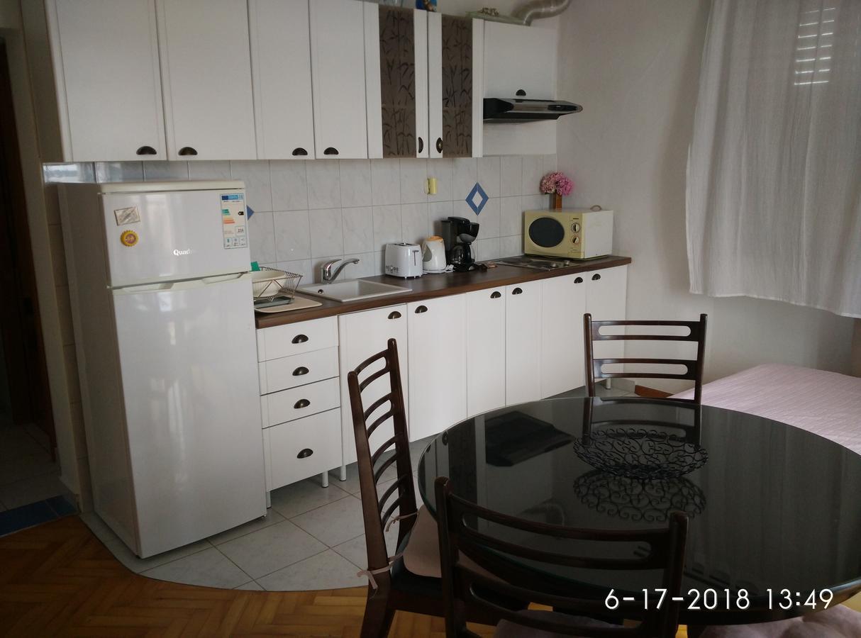 Apartments Gina โตรกีร์ ภายนอก รูปภาพ