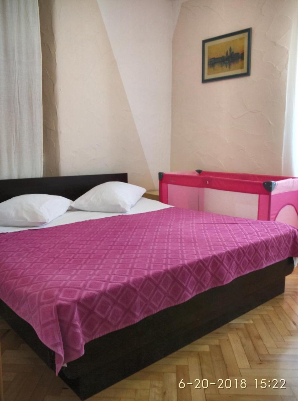Apartments Gina โตรกีร์ ภายนอก รูปภาพ