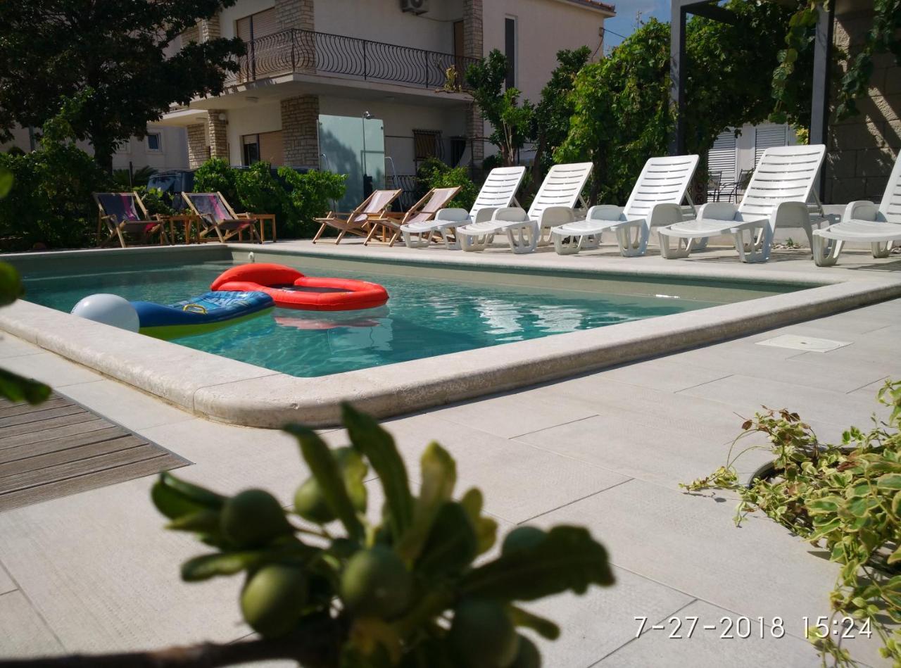 Apartments Gina โตรกีร์ ภายนอก รูปภาพ