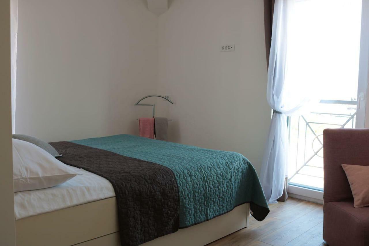 Apartments Gina โตรกีร์ ภายนอก รูปภาพ